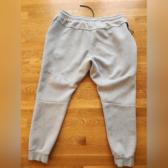 Nike Sportswear Tech Fleece Joggers - Picture 7 of 8